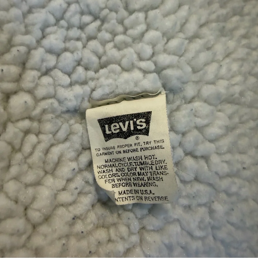 Vintage Levi’s Sherpa Lined Denim Trucker Jacket Mens M blue USA made western